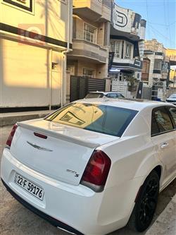 کرایسلەر 300